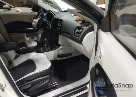 2020 Jeep Compass Limited 4X4 z USA, uszkodzony, nr VIN 3C4NJDCB5LT145968